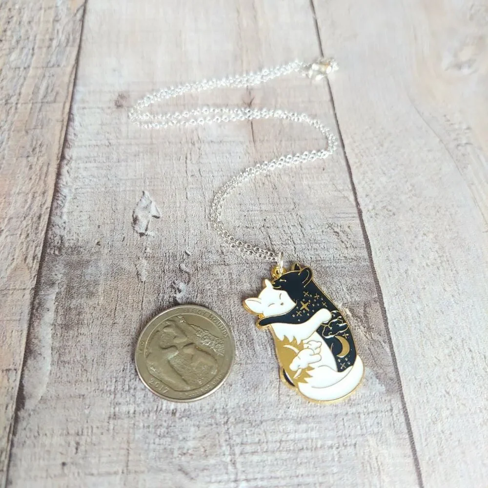 Whimsical Cat Necklace Hugging Cats Ying Yang - Picture 2 of 2